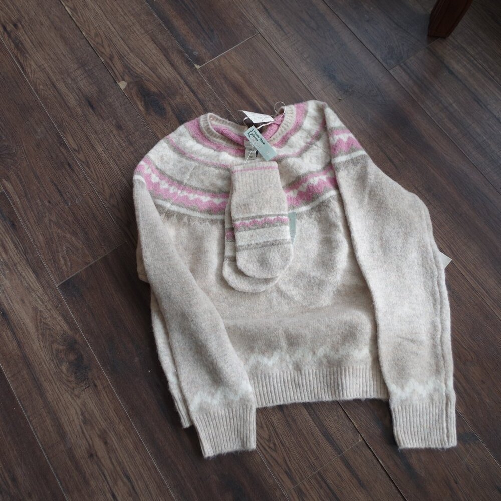 New Cute Sweater & Mitt Set By Aspen